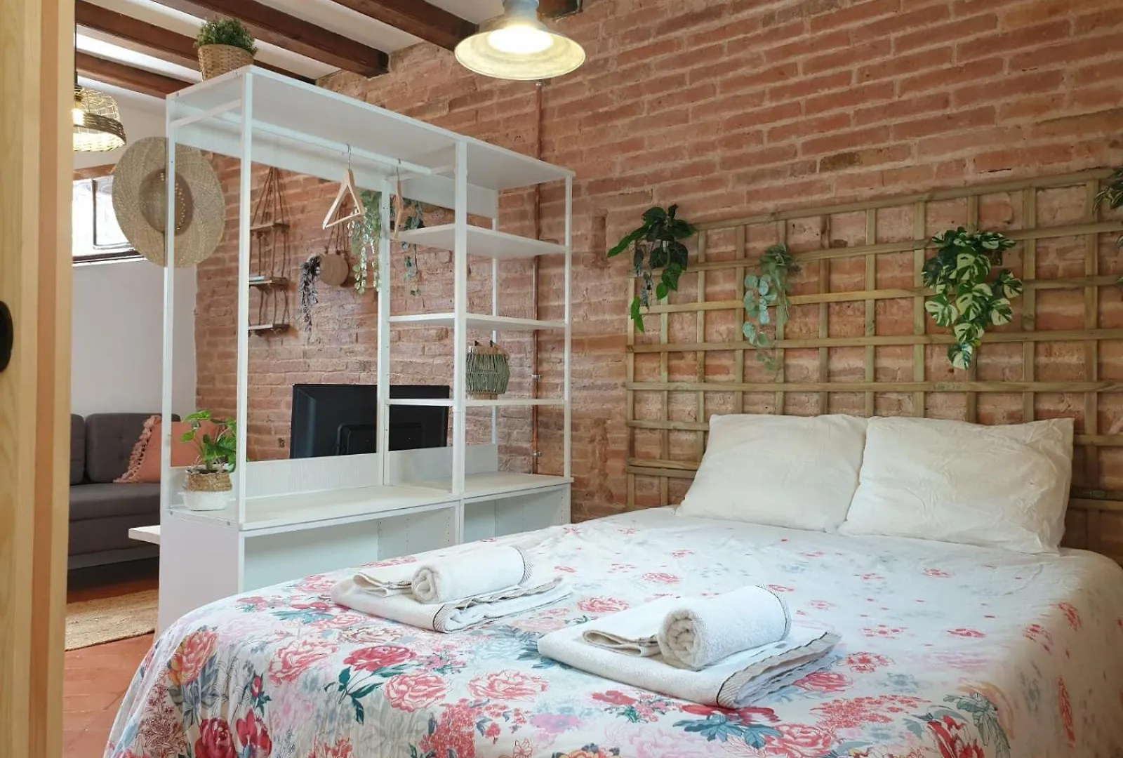 דירות ברצלונה Loft In Barrio De Gracia - Wifi!! ספרד
